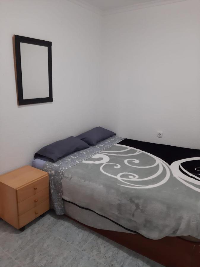Habitacion Grande En Piso Compartido Con 2 Adultos Y 1 Perrito Валенсия Экстерьер фото