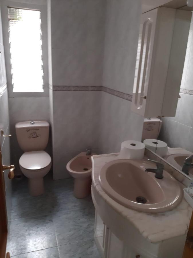 Habitacion Grande En Piso Compartido Con 2 Adultos Y 1 Perrito Валенсия Экстерьер фото