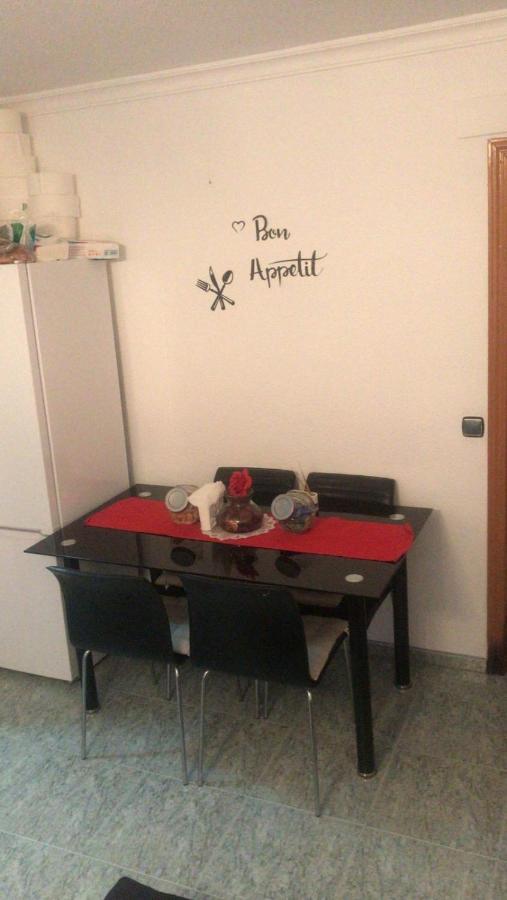 Habitacion Grande En Piso Compartido Con 2 Adultos Y 1 Perrito Валенсия Экстерьер фото
